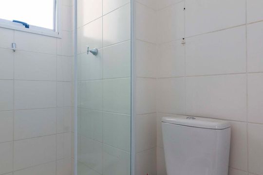Banheiro de apartamento à venda com 2 quartos, 42m² em Itaquera, São Paulo