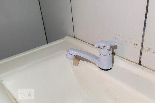 Pia do Banheiro de casa para alugar com 2 quartos, 75m² em Samambaia Sul (samambaia), Brasília