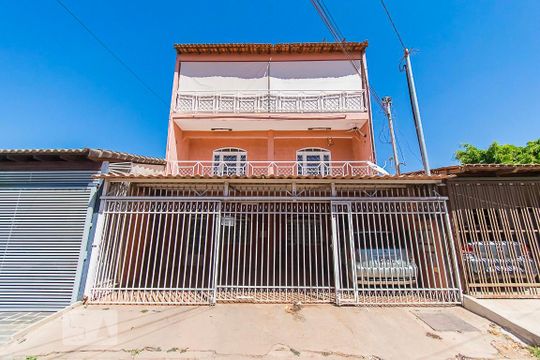 Fachada de casa para alugar com 2 quartos, 75m² em Samambaia Sul (samambaia), Brasília