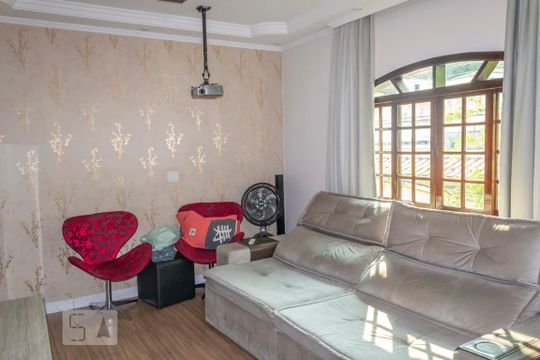 Casa à venda com 3 quartos, 180m² em Vila Bonilha Nova, São Paulo