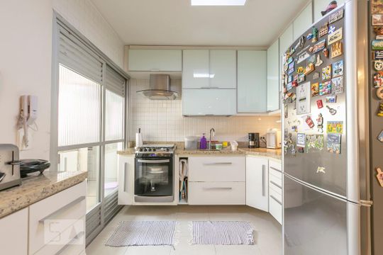 Cozinha de apartamento para alugar com 2 quartos, 65m² em Santana, São Paulo