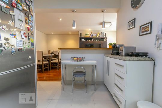 Cozinha de apartamento para alugar com 2 quartos, 65m² em Santana, São Paulo