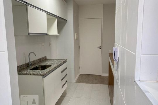Cozinha de apartamento para alugar com 3 quartos, 65m² em Vila Praia, São Paulo