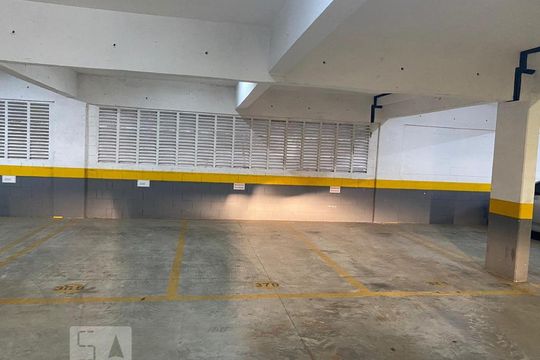 Garagem de apartamento para alugar com 3 quartos, 65m² em Vila Praia, São Paulo