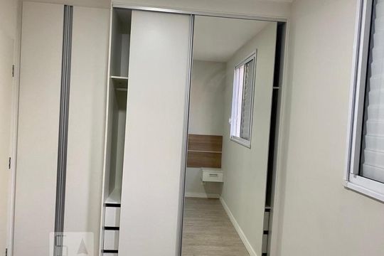Quarto de apartamento para alugar com 3 quartos, 65m² em Vila Praia, São Paulo