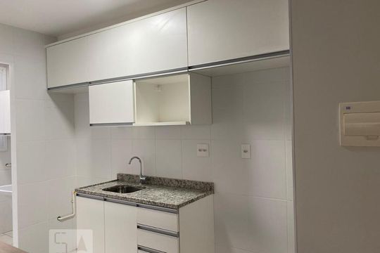 Cozinha de apartamento para alugar com 3 quartos, 65m² em Vila Praia, São Paulo