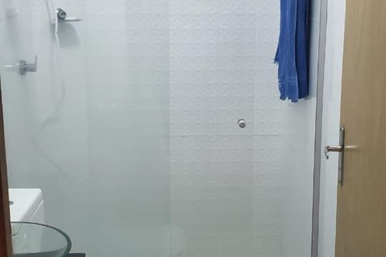 Banheiro de apartamento para alugar com 2 quartos, 44m² em Santa Terezinha, Belo Horizonte