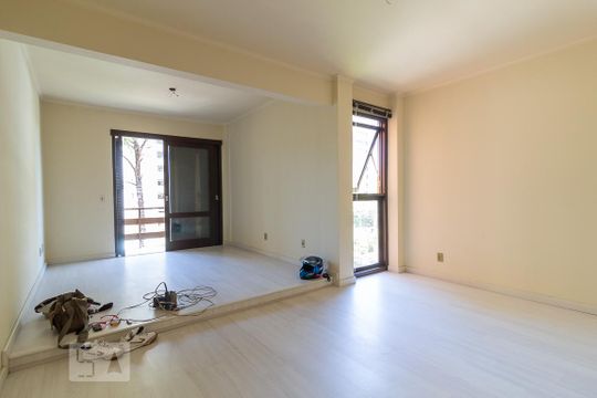 Sala de apartamento à venda com 3 quartos, 110m² em Bela Vista, Porto Alegre