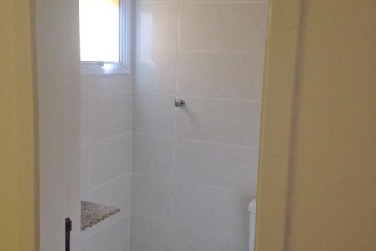 Banheiro  de casa de condomínio à venda com 2 quartos, 99m² em Vila Pereira Cerca, São Paulo