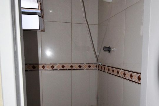 Banheiro de kitnet/studio à venda com 1 quarto, 32m² em Centro, Rio de Janeiro