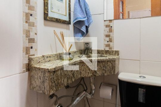 Lavabo de casa à venda com 3 quartos, 165m² em Santa Tereza, Porto Alegre