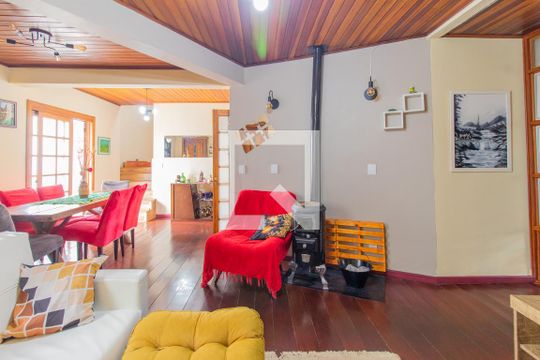 Sala de casa à venda com 3 quartos, 165m² em Santa Tereza, Porto Alegre