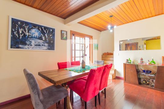 Sala de casa à venda com 3 quartos, 165m² em Santa Tereza, Porto Alegre