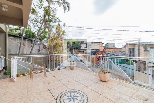 Varanda da sala de casa à venda com 3 quartos, 165m² em Santa Tereza, Porto Alegre