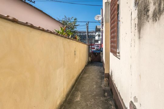 Área comum - Corredor de acesso de apartamento à venda com 2 quartos, 40m² em Vaz Lobo, Rio de Janeiro