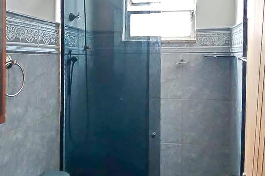 Banheiro - Box de vidro de apartamento à venda com 2 quartos, 40m² em Vaz Lobo, Rio de Janeiro