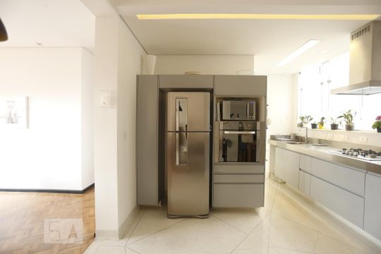 Cozinha de apartamento à venda com 2 quartos, 105m² em Jardim Paulista, São Paulo