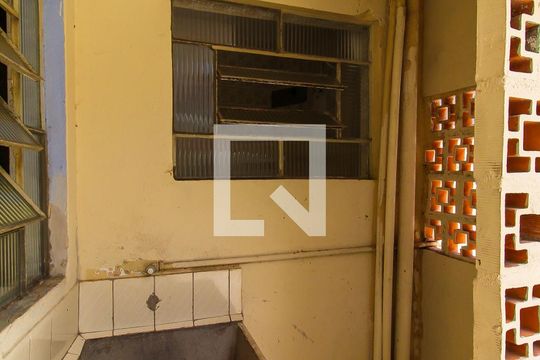 Área de Serviço de casa à venda com 2 quartos, 165m² em Limoeiro, São Paulo