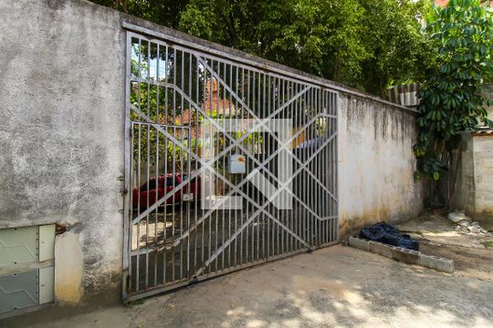 Entrada de casa à venda com 2 quartos, 165m² em Limoeiro, São Paulo