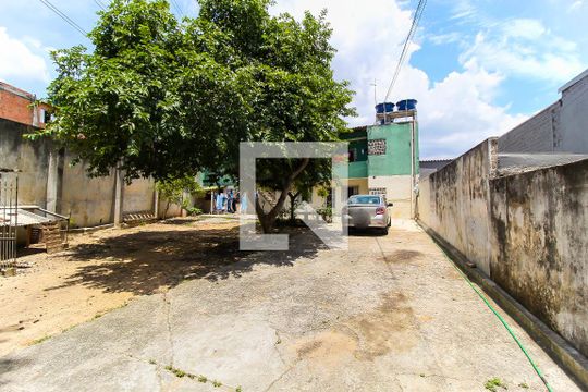 Quintal de casa à venda com 2 quartos, 165m² em Limoeiro, São Paulo