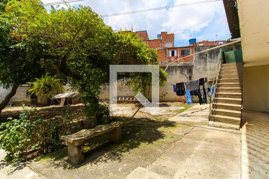 Quintal de casa à venda com 2 quartos, 165m² em Limoeiro, São Paulo