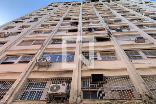 Fachada de kitnet/studio para alugar com 1 quarto, 27m² em Centro, Rio de Janeiro