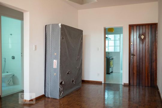 Sala de apartamento à venda com 2 quartos, 78m² em Grajaú, Rio de Janeiro