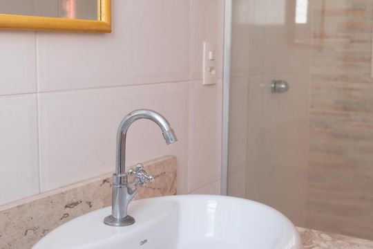 Banheiro Suíte de apartamento à venda com 2 quartos, 78m² em Grajaú, Rio de Janeiro