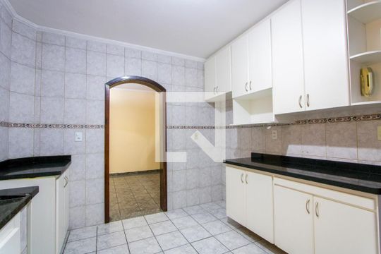 Cozinha de casa para alugar com 3 quartos, 197m² em Vila Silvestre, Santo André