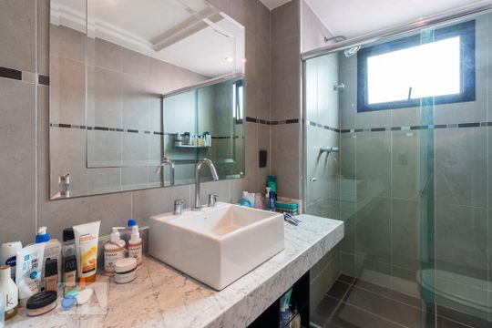 Banheiro Suite 1 de apartamento à venda com 4 quartos, 224m² em Vila Uberabinha, São Paulo