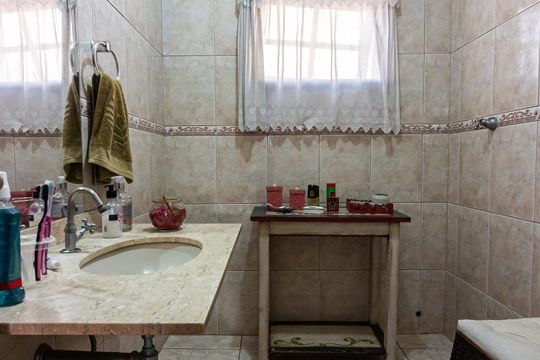 Lavabo de casa à venda com 3 quartos, 286m² em Vila Lageado, São Paulo