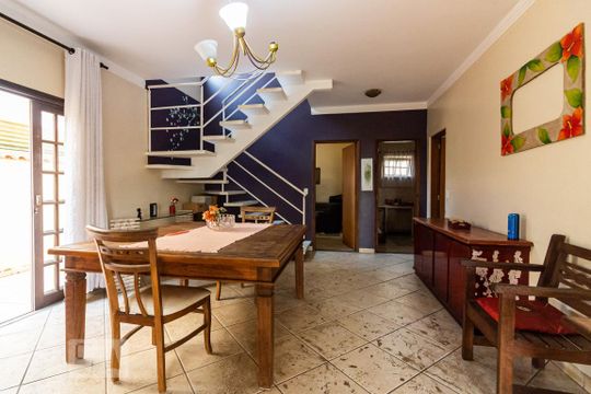 Casa à venda com 3 quartos, 286m² em Vila Lageado, São Paulo