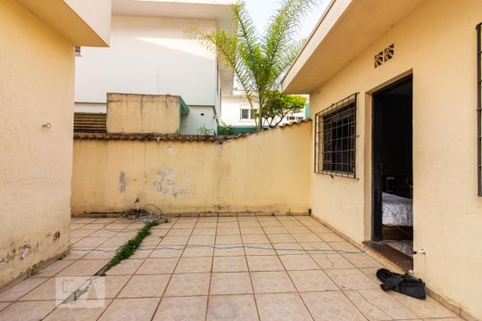 Quintal de casa à venda com 3 quartos, 286m² em Vila Lageado, São Paulo