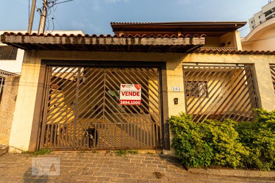 Fachada de casa à venda com 3 quartos, 286m² em Vila Lageado, São Paulo