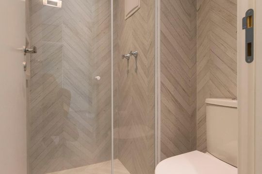 Banheiro de kitnet/studio à venda com 1 quarto, 40m² em Vila Mariana, São Paulo