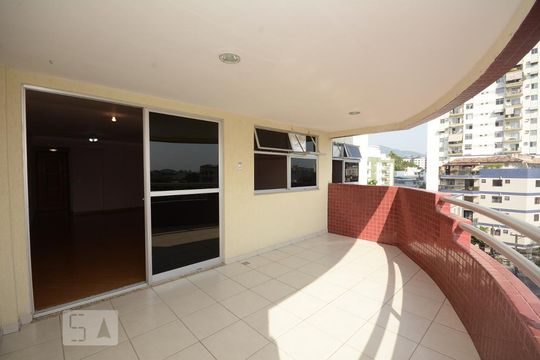 Varanda de apartamento à venda com 4 quartos, 102m² em Pechincha, Rio de Janeiro