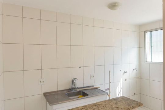 Cozinha de apartamento à venda com 2 quartos, 47m² em Jardim Santa Lúcia, Campinas