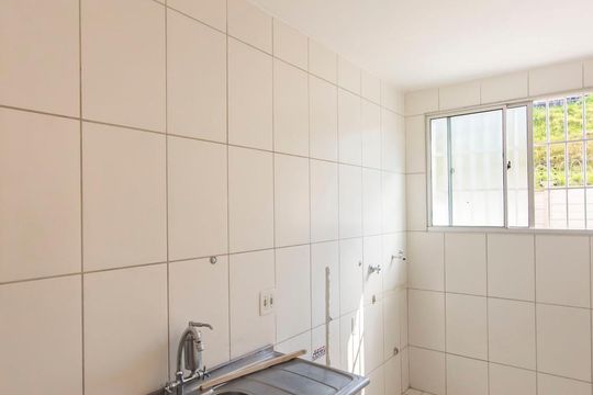 Cozinha de apartamento à venda com 2 quartos, 47m² em Jardim Santa Lúcia, Campinas