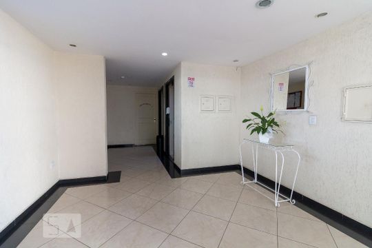 Hall de entrada do bloco de apartamento à venda com 2 quartos, 57m² em Vila Augusta, Guarulhos