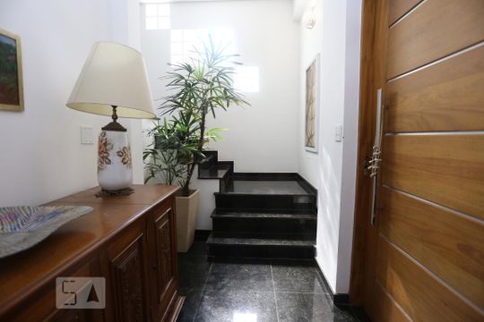 Entrada de casa à venda com 5 quartos, 600m² em Vila Indiana, São Paulo