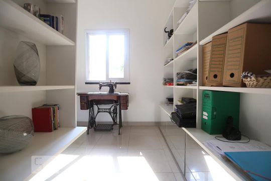 Escritório de casa à venda com 5 quartos, 600m² em Vila Indiana, São Paulo