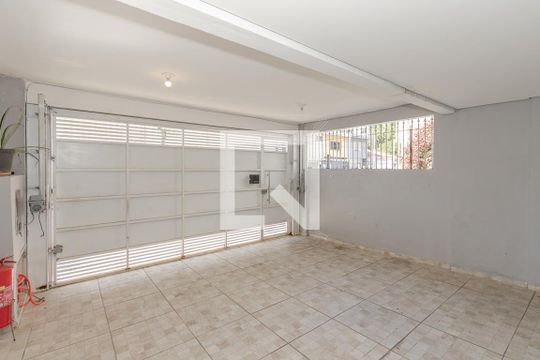 Garagem de casa à venda com 3 quartos, 220m² em Jardim das Acácias, São Paulo