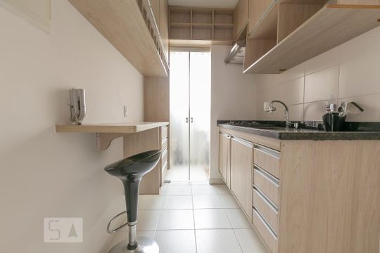 Cozinha de apartamento para alugar com 2 quartos, 43m² em Jardim Iris, São Paulo