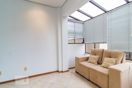 Sala/Cozinha de apartamento à venda com 1 quarto, 30m² em Petrópolis, Porto Alegre