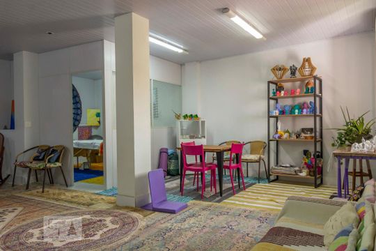 Salão de casa à venda com 6 quartos, 200m² em Vila Morse, São Paulo