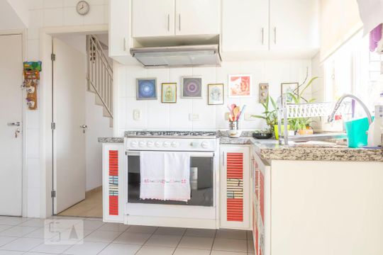 Cozinha de casa à venda com 6 quartos, 200m² em Vila Morse, São Paulo