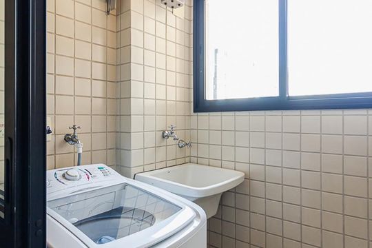 Área de serviço de apartamento para alugar com 2 quartos, 58m² em Indianópolis, São Paulo