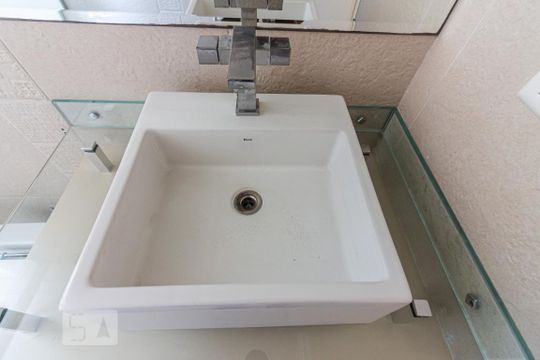 Pia de apartamento para alugar com 2 quartos, 70m² em Vila Osasco, Osasco
