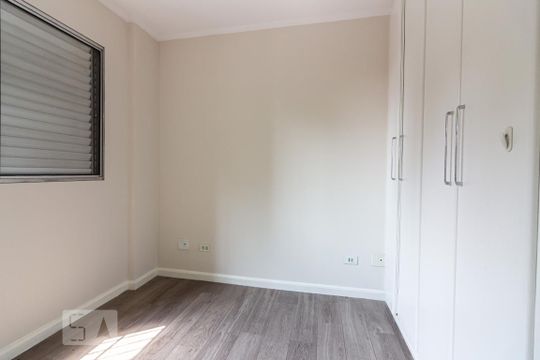 Quarto 2 de apartamento para alugar com 2 quartos, 70m² em Vila Osasco, Osasco