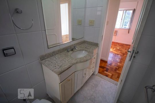 banheiro de apartamento à venda com 3 quartos, 85m² em Tijuca, Rio de Janeiro